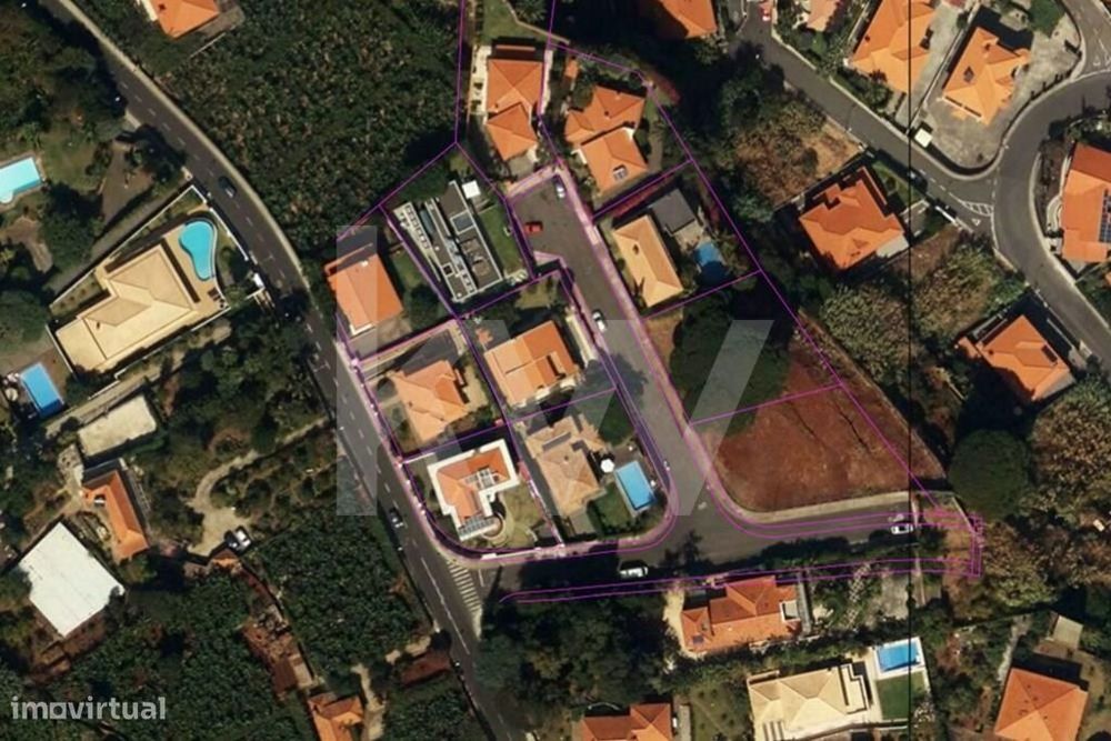 Terreno com 779m2 nas Virtudes com vista magnifica sobre a baía do Fun