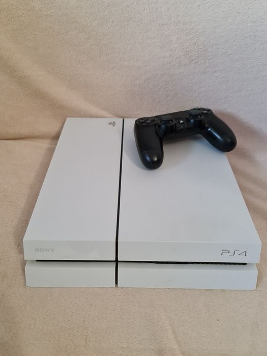 PlayStation 4 500 GB white