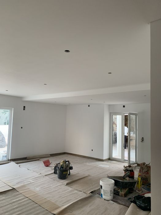 Larilhador, pedreiro, pinturas, canalização, electricidade e telhados