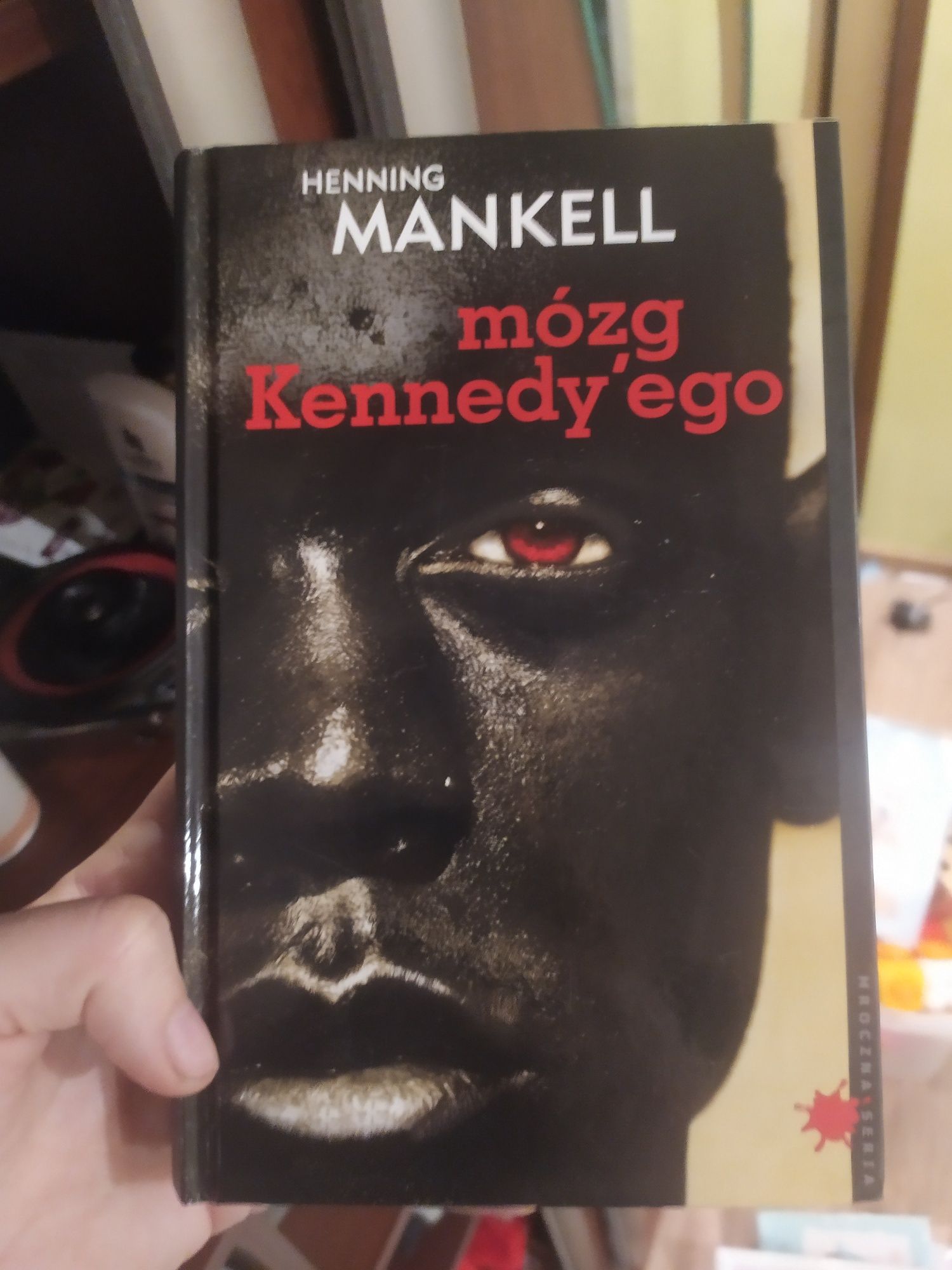 Henning Mankell mózg kennedy'ego