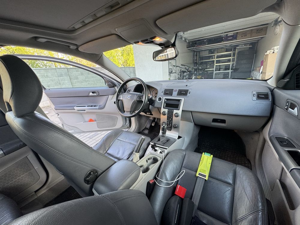 Volvo S40 2.4 i 170KM manual