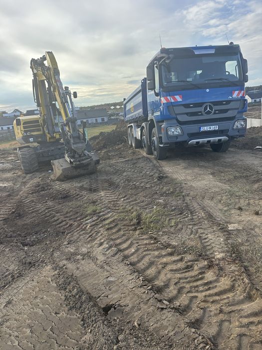 Usługi sprzętem Koparka 11 toni 5 ton ,4 ośka