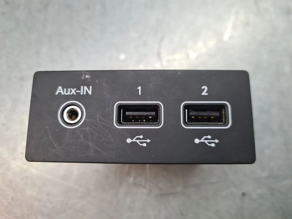 Módulo USB / AUX / IPOD RENAULT Twingo III (BCM_)