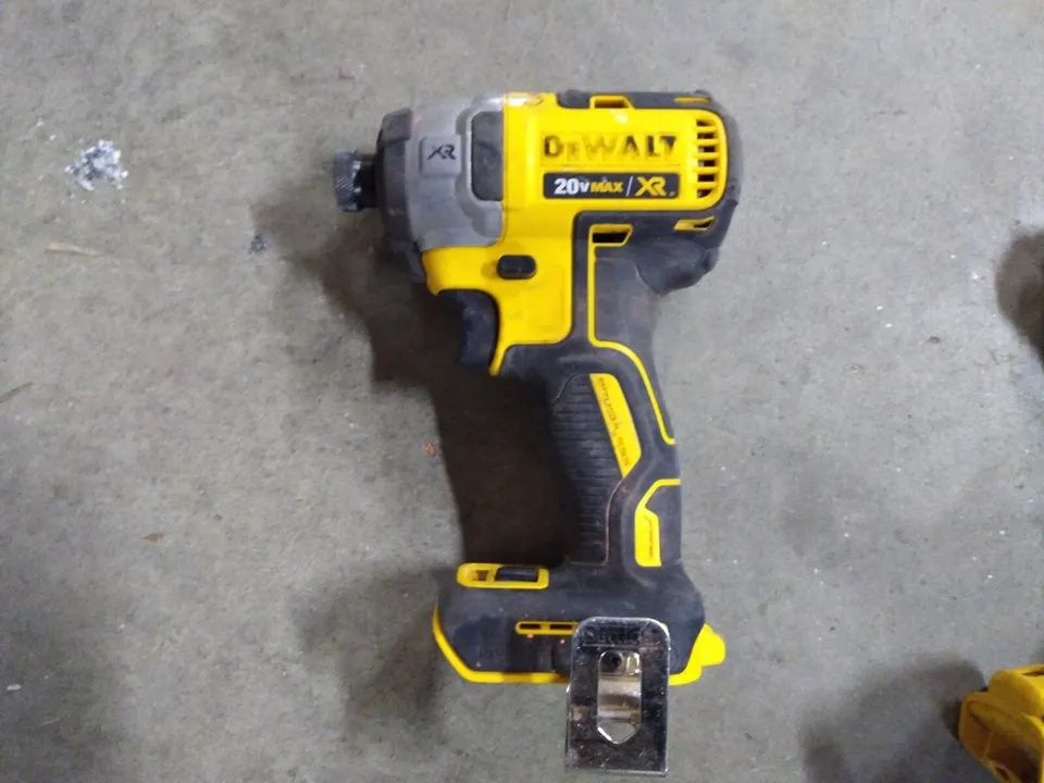 Dewalt klucz udarowy  wkrętarka plus kucz komplet