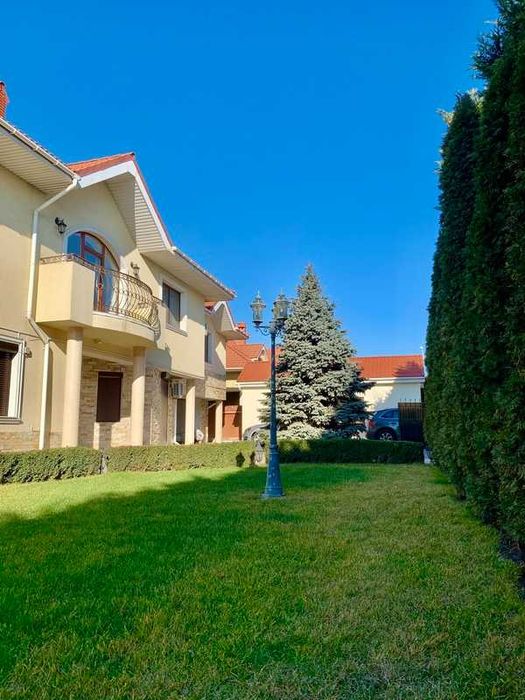 Продажа элитного дома в Совиньоне — участок 28 соток, море рядом.