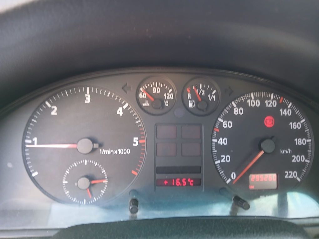Audi A4  1900tdi 2500€ negociável