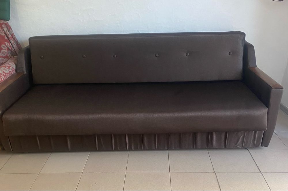 Продам диван після повноі перетяжки б/в в доброму стані