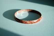 Bracelete com padrão animal