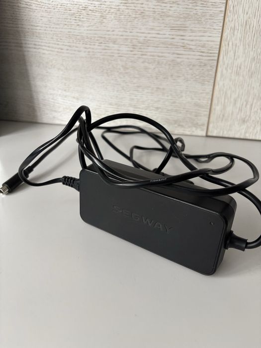 SEGWAY Ninebot Oryginalna Ładowarka zasilacz do hulajnogi elektrycznej