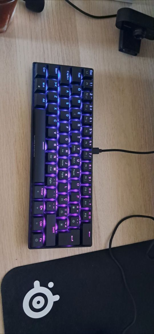 Conjunto teclado e rato