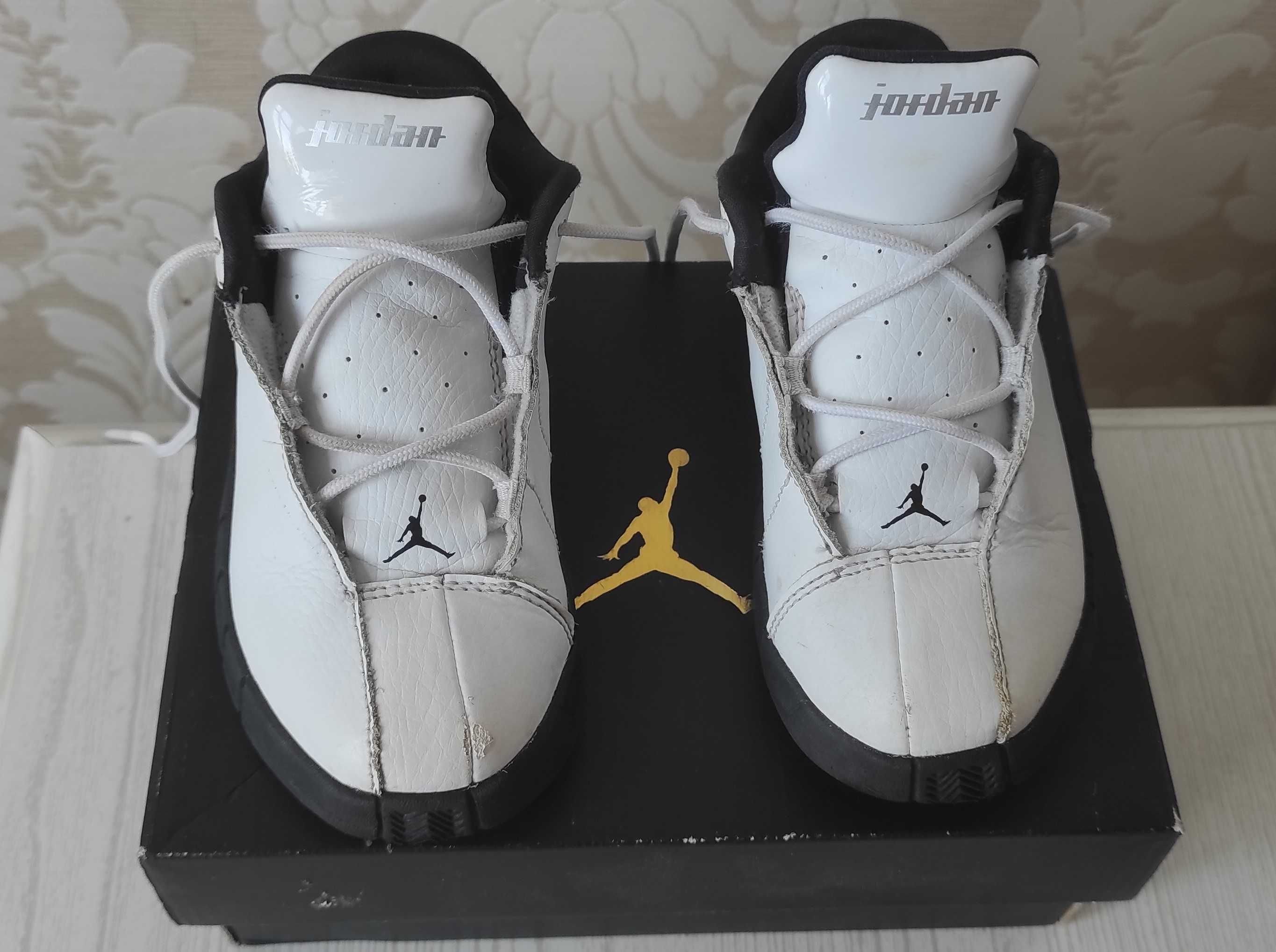 Кроссовки детские Jordan TE 2 Low BT  UK 9.5  оригинал