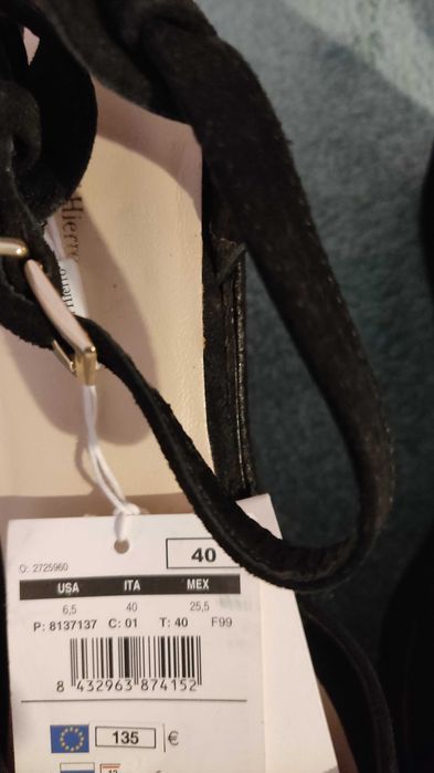 Sandálias, sabrinas e havaianas T. 39 e 40