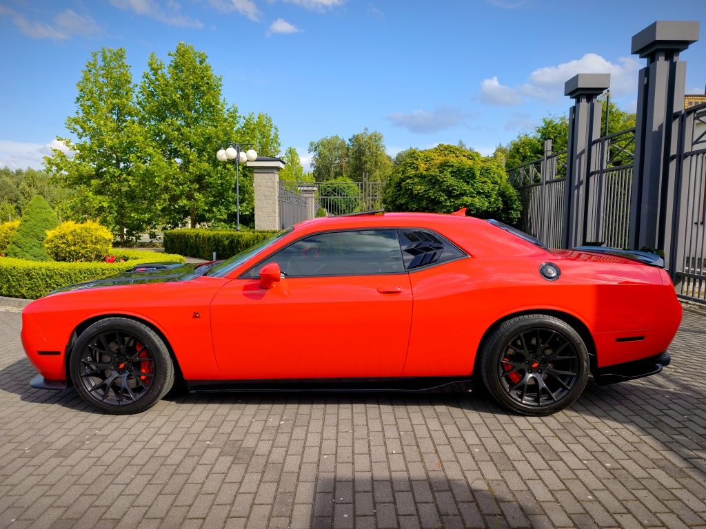 Dodge Challenger 6.4 Scat Pack Shaker Go Mango Pomarańczowy Brembo