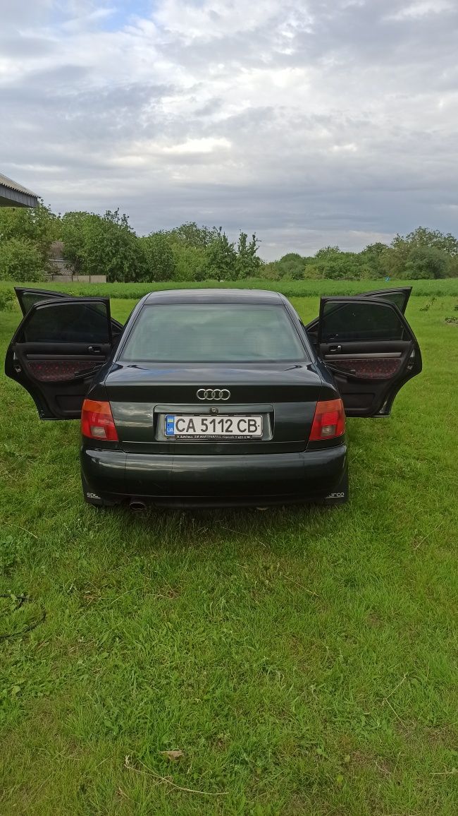 Audi a4b5 1995р. механіка 1.8 ADR пропан