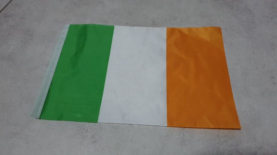 Bandeira pequena Irlanda 23cmx15cm