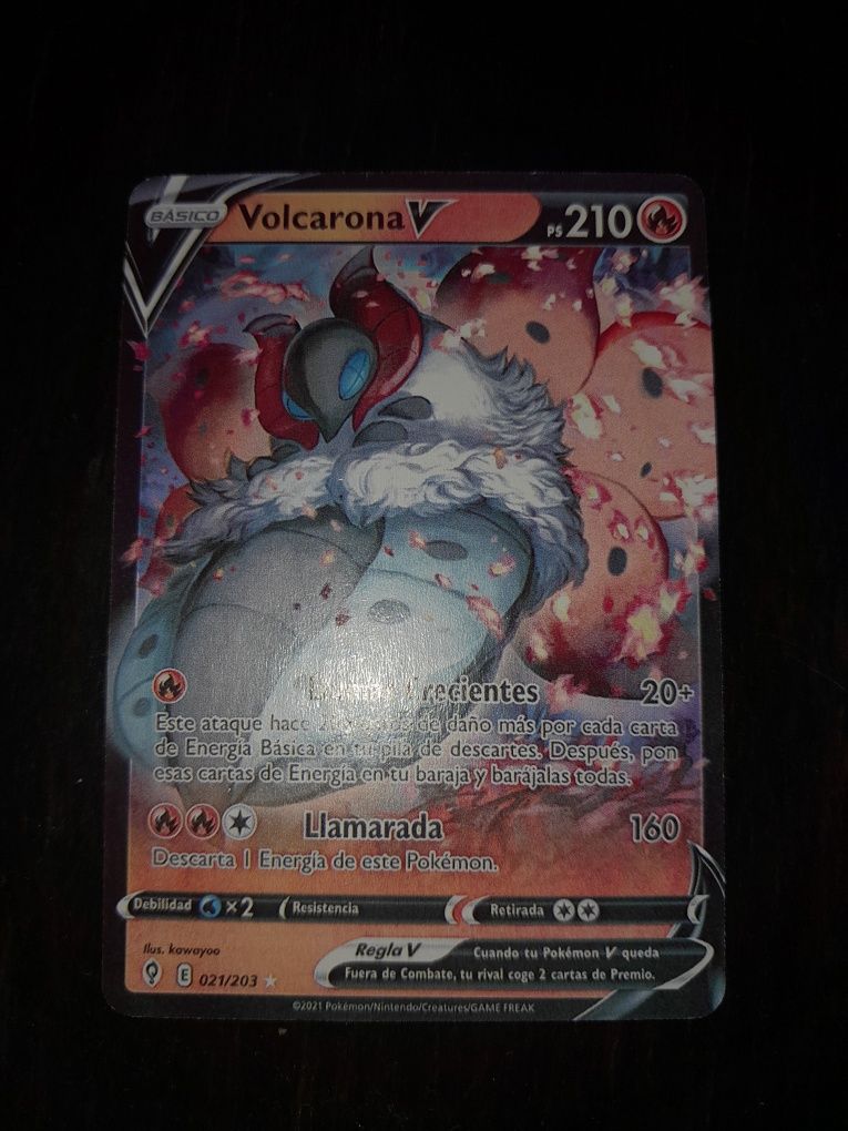 Carta pokemon Volcarona V