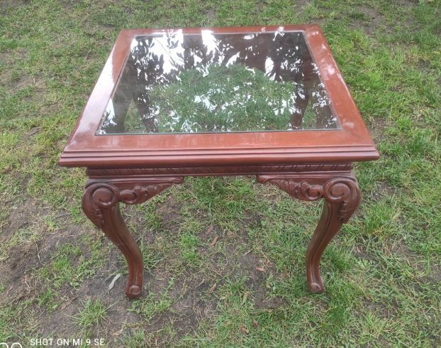 Stolik Ludwikowski -rzeźbiony