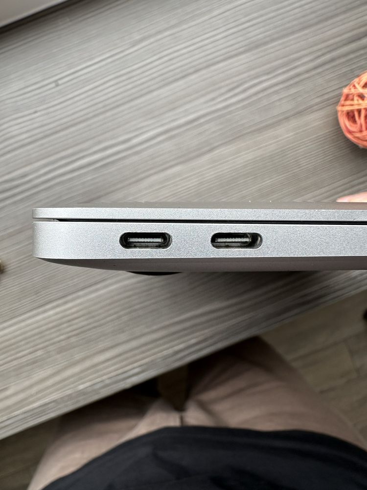 Macbook Air M1, 13” официальный украинский