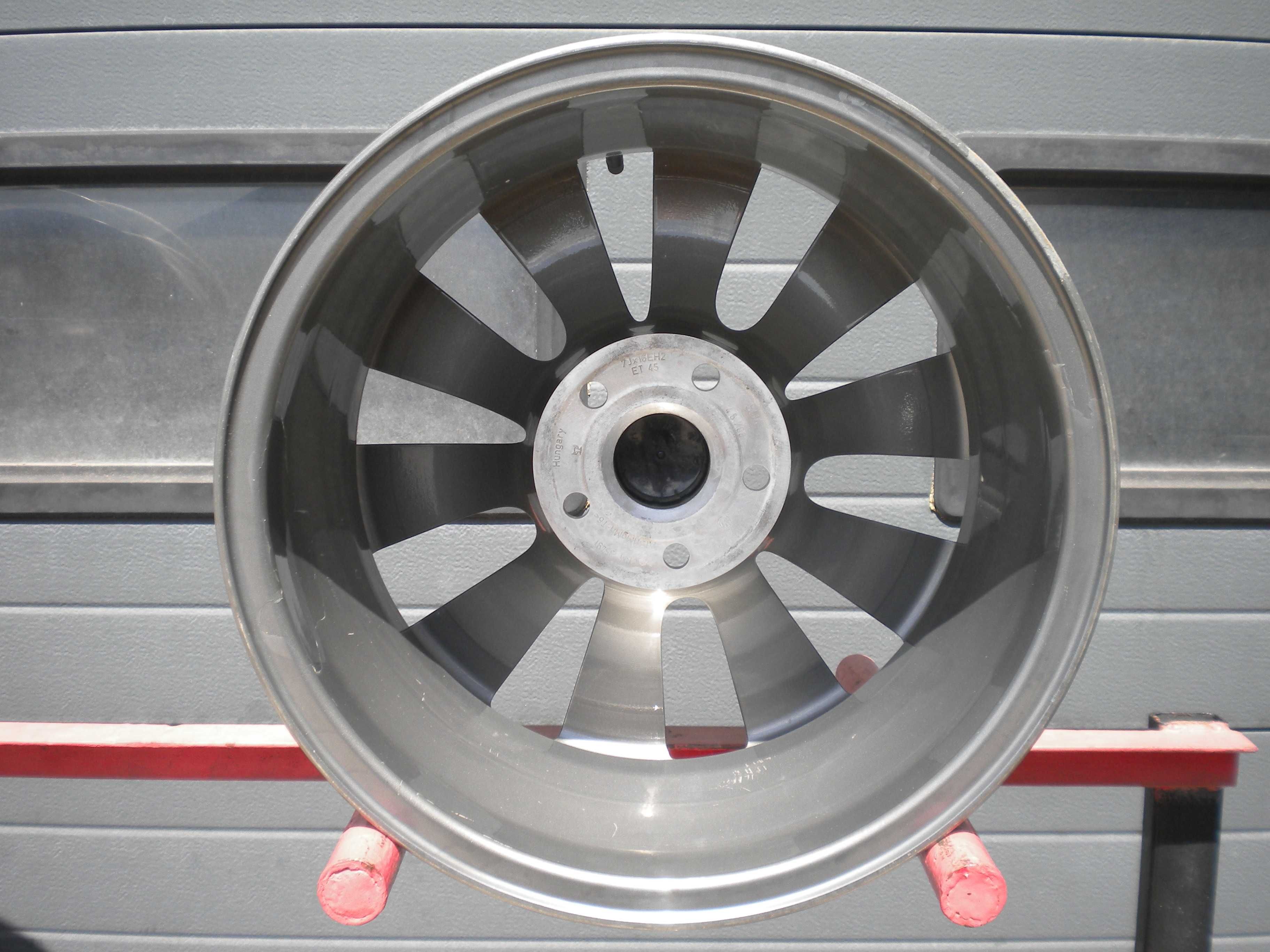 Felgi aluminiowe 16 5x112 org Vw Passat B6 B7 Golf VIII Eos Skoda Yeti