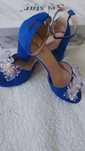 Eleganckie buty w kolorze chabrowym. Rozm 39
