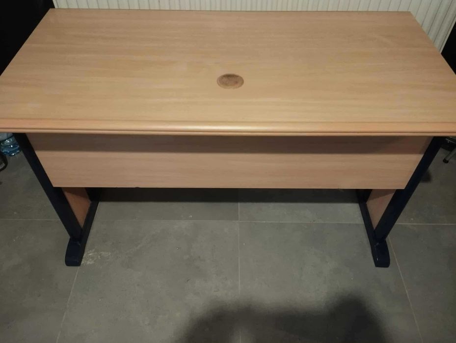 Biurko 120x60 Jasne Dobry Stan Wytrzymałe Solidne