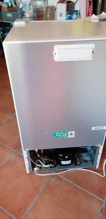 Arca frigorifica vertical (pequena)