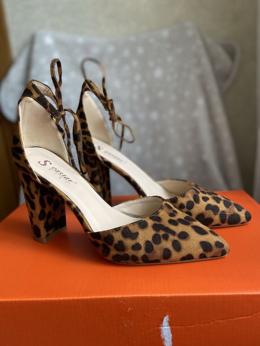 Туфлі весна літо на підборах