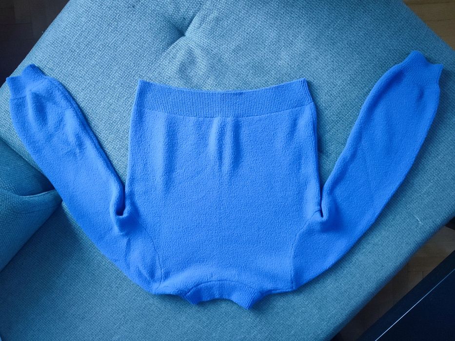 Niebieski sweter półgolf Sinsay