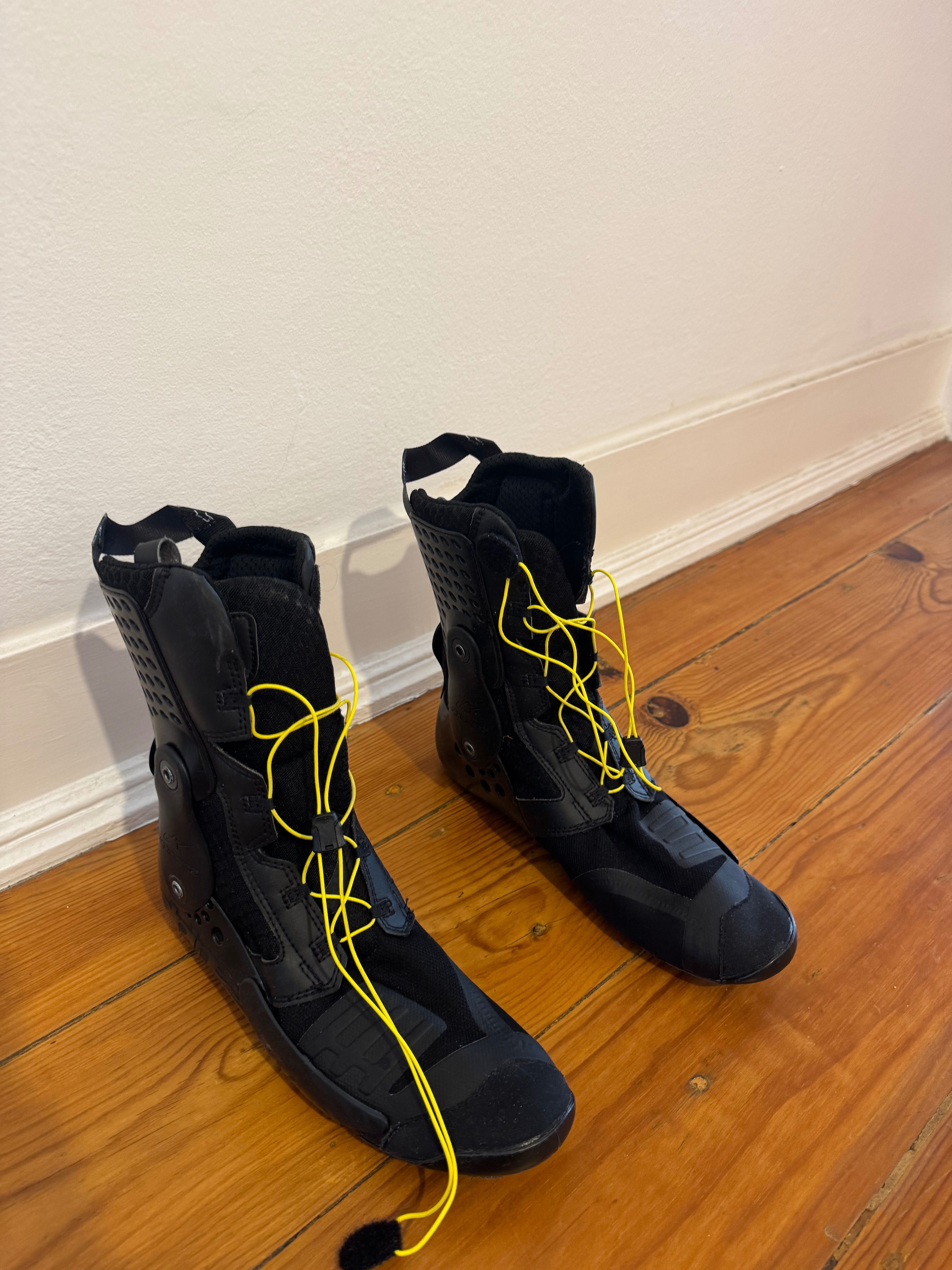 Alpinestars Supertech R Vented EU 43 (US 9) – Botas Racing / Pista
