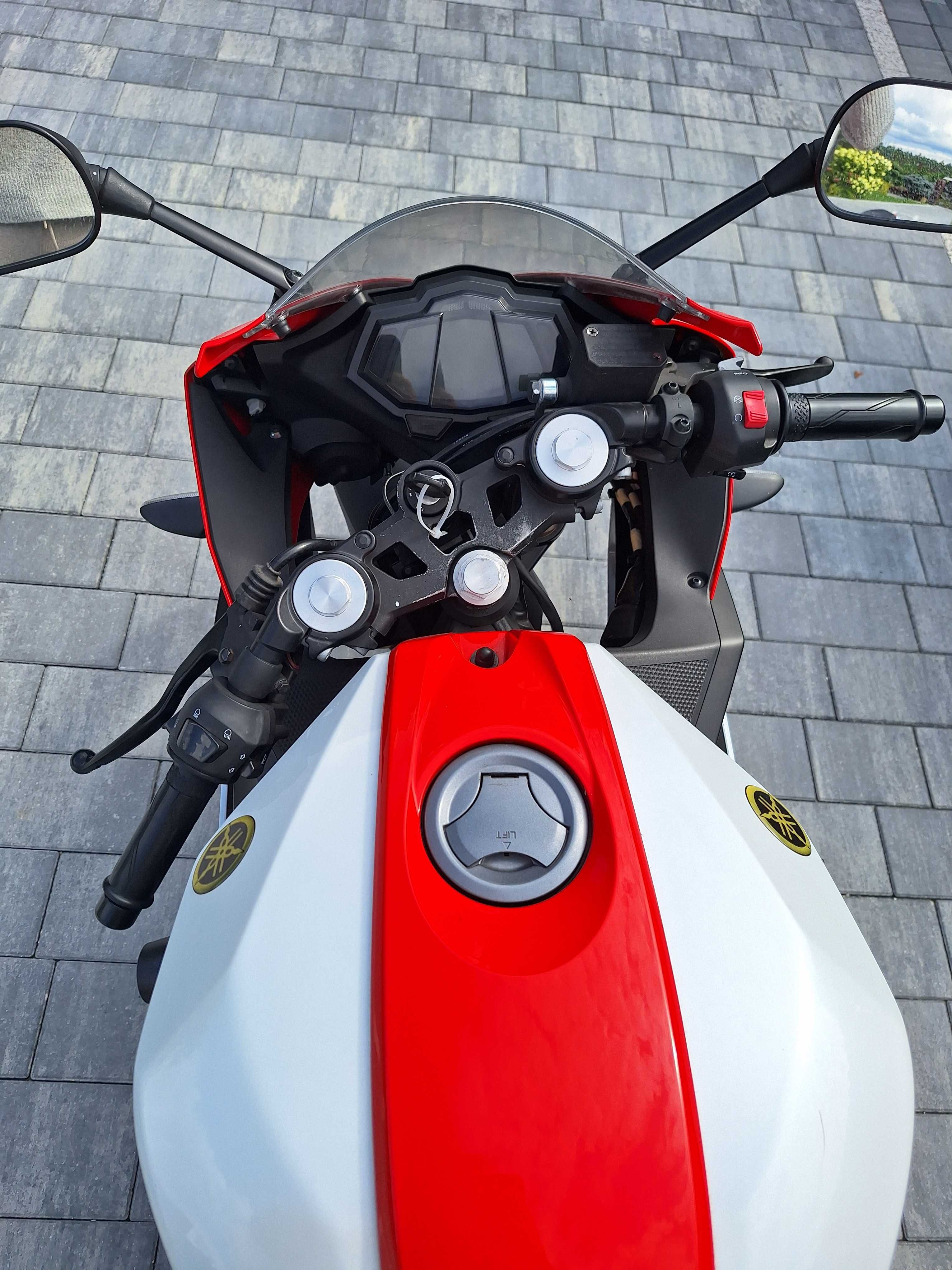 Motor Yamaha YZF R125