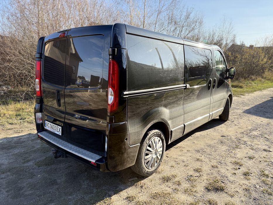 Opel Vivaro. Опель Віваро