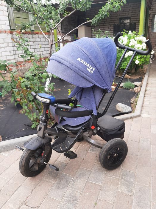 Продам детский трехколесный велосипед Azimut Neo.