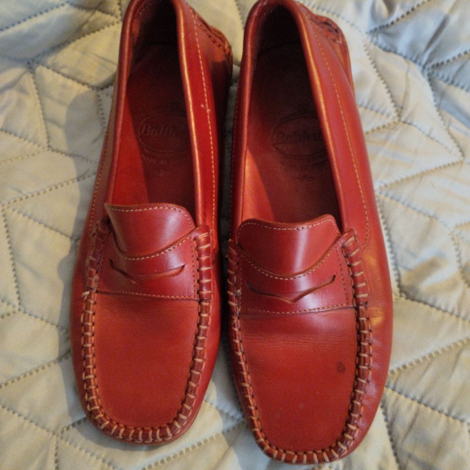 Mocassins vermelhos 35