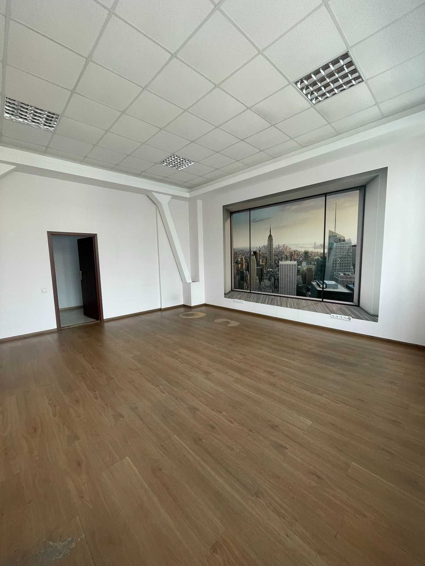 Оренда офіce 43м2, Голосіївський район, метро Либідська, БЦ, без %