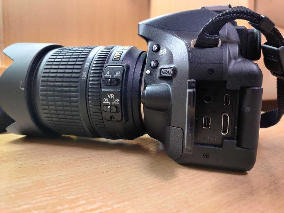 Фотоапарат Nikon D5200 + карта пам'яті 32Гб