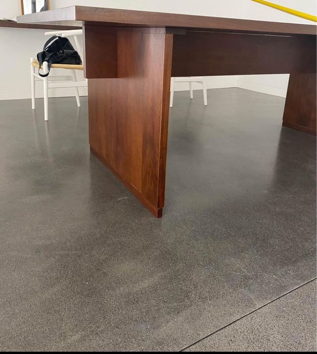 Mesa em Madeira Maciça