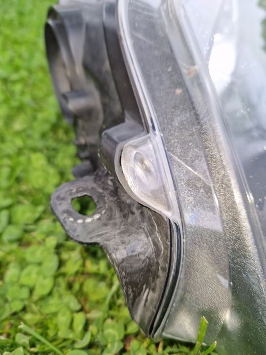 Lampa przód lewa  Ford Focus mk 3 Europa