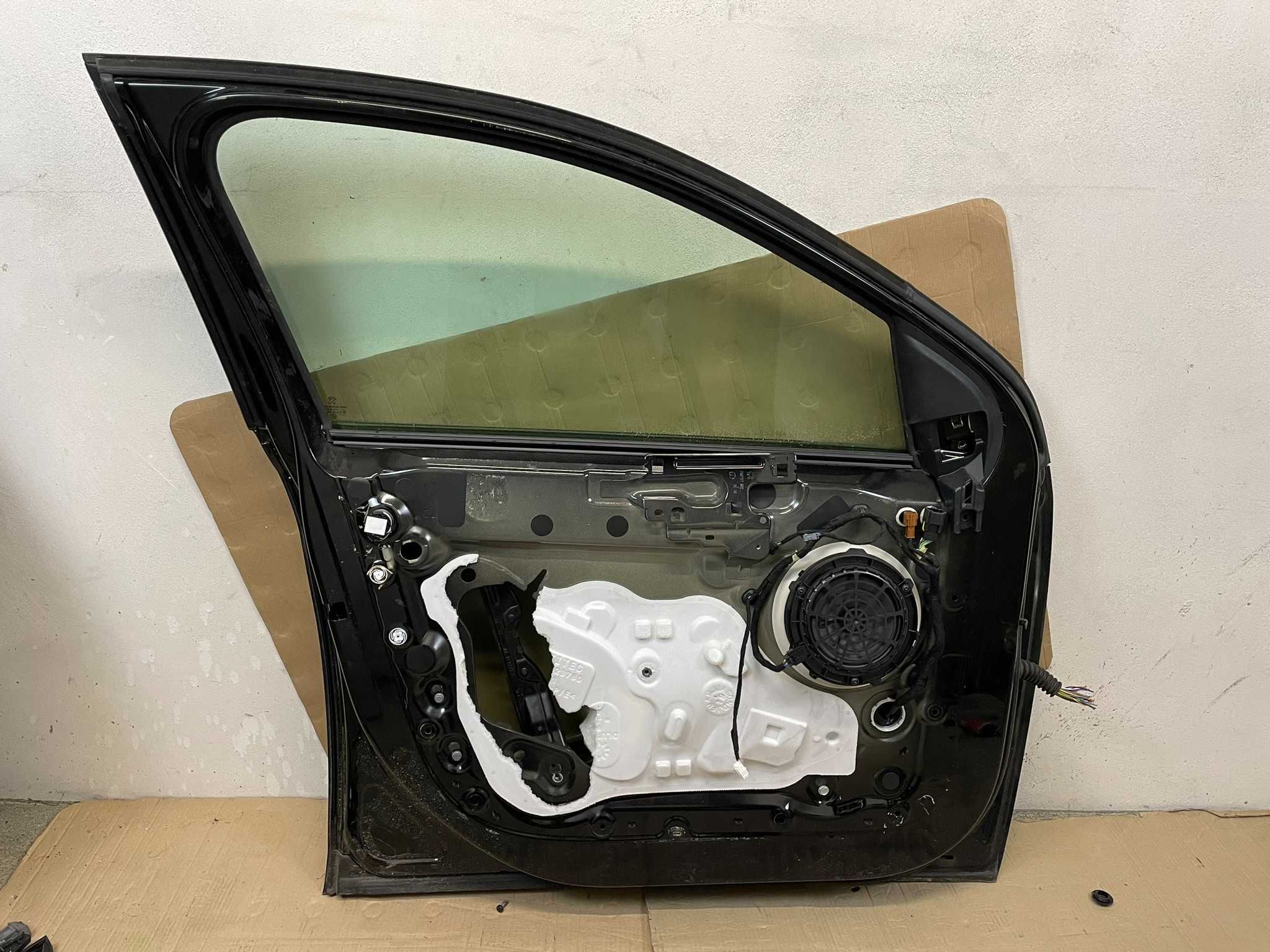 Drzwi prawy przód Peugeot 308 T9 II KTVD