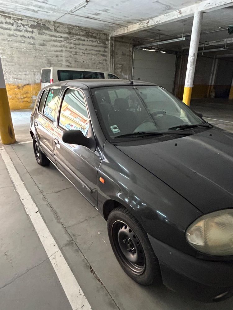 Vendo renault clio II 1.2  Ano 1999
