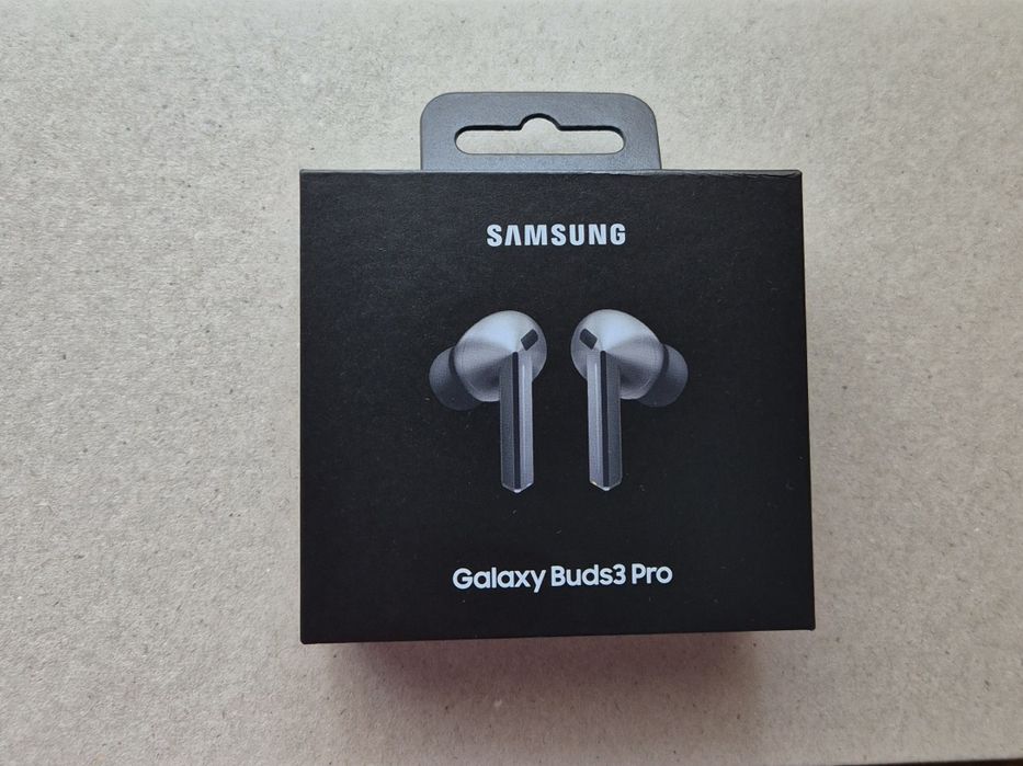 Nowe słuchawki Galaxy Buds3 Pro - srebrne