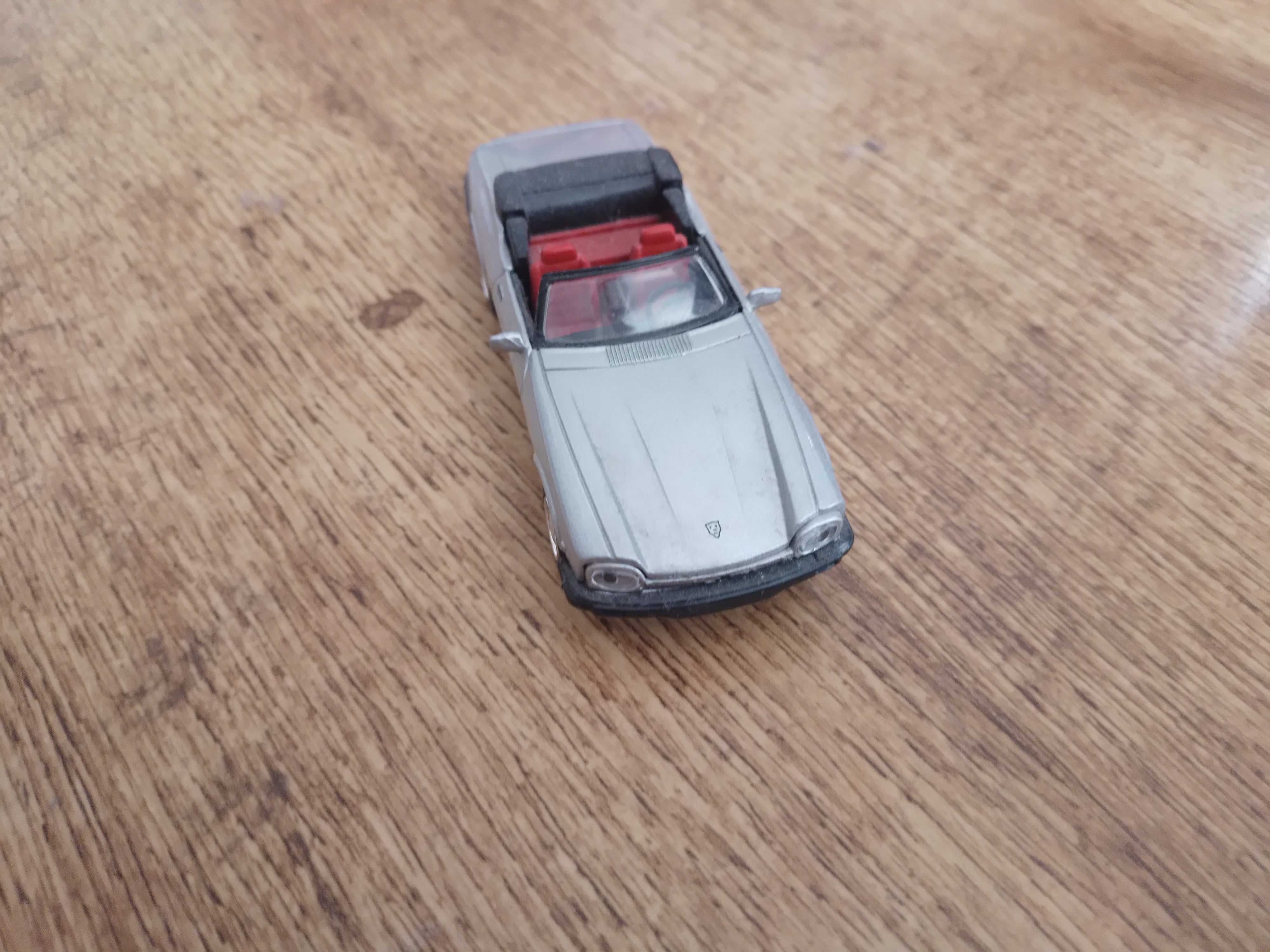 Jaguar XJ-S; New Ray 1:43