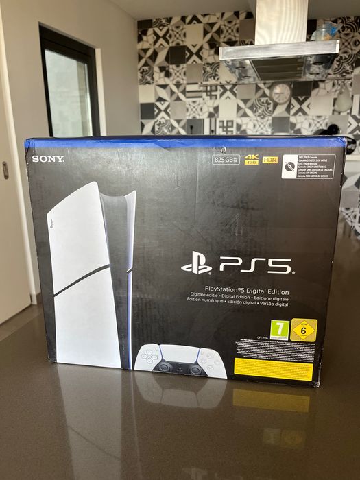 Consola PlayStation®5 - Slim Digital - 825GB 2025