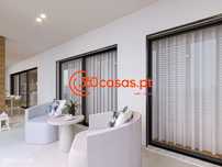 Apartamento T2 novo com piscina e garagem no centro de Faro
