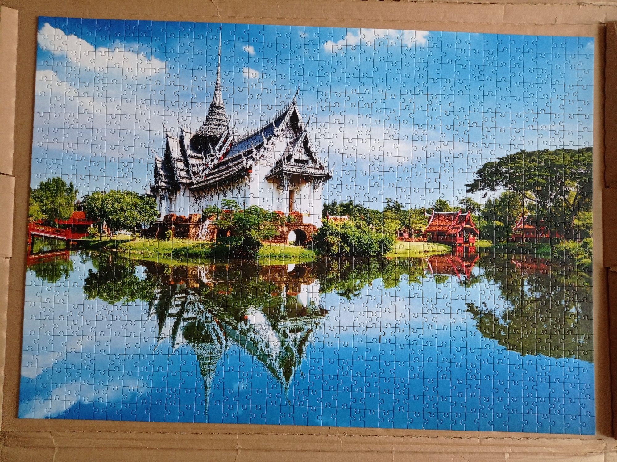 Puzzle 1000 Trefl, Pałac Sanphet Prasat, kompletne