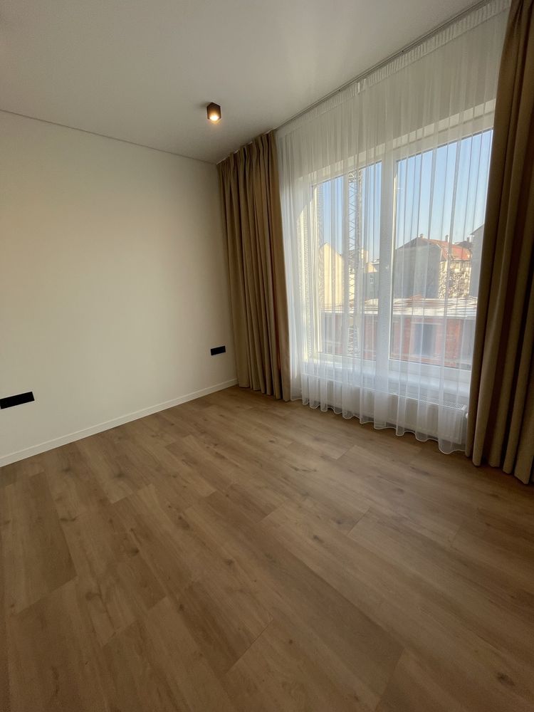 Продаж 2 км новобудови в центрі