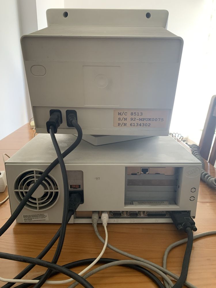 Computador iBM vintage