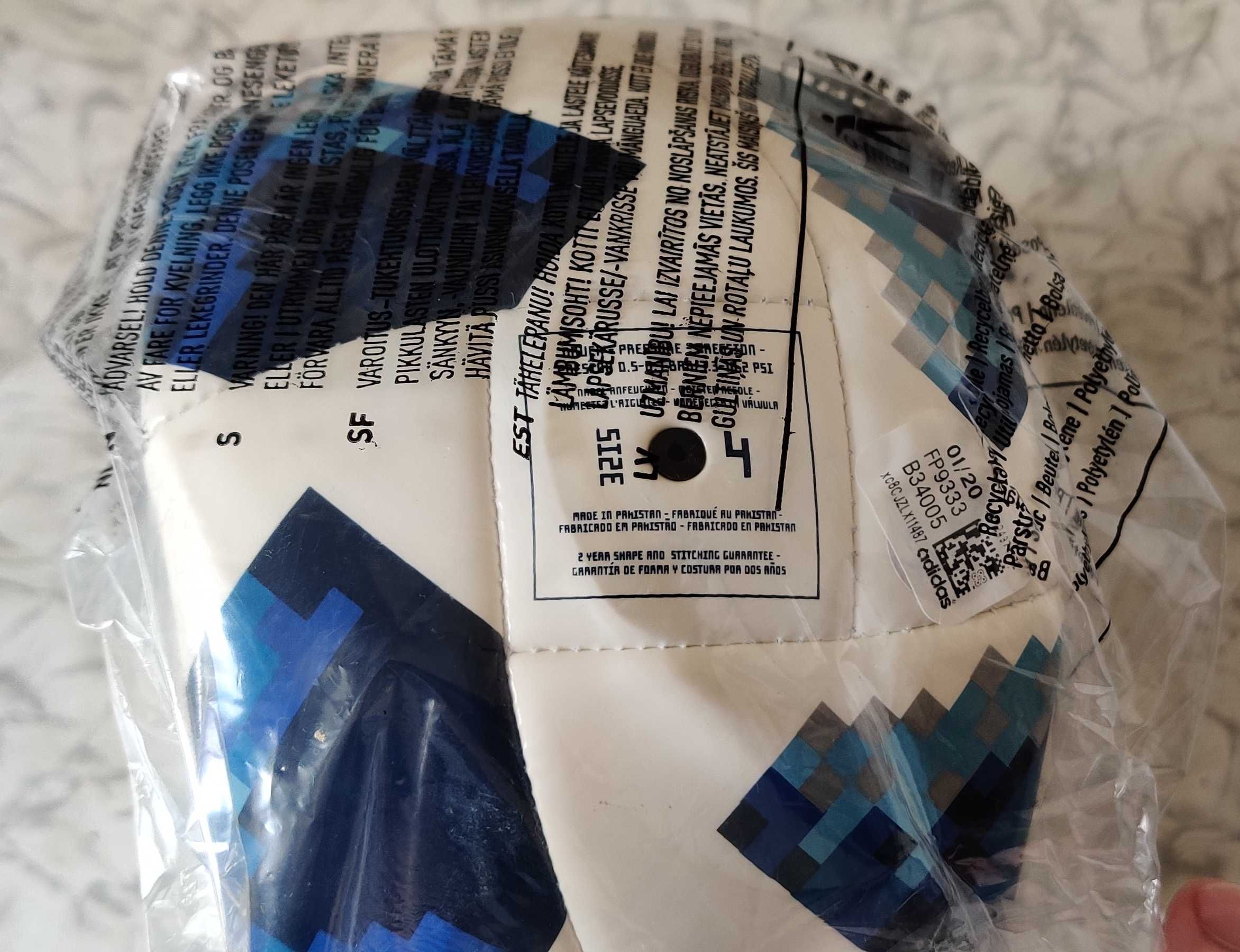М'ячь футбольний Adidas Telstar 18