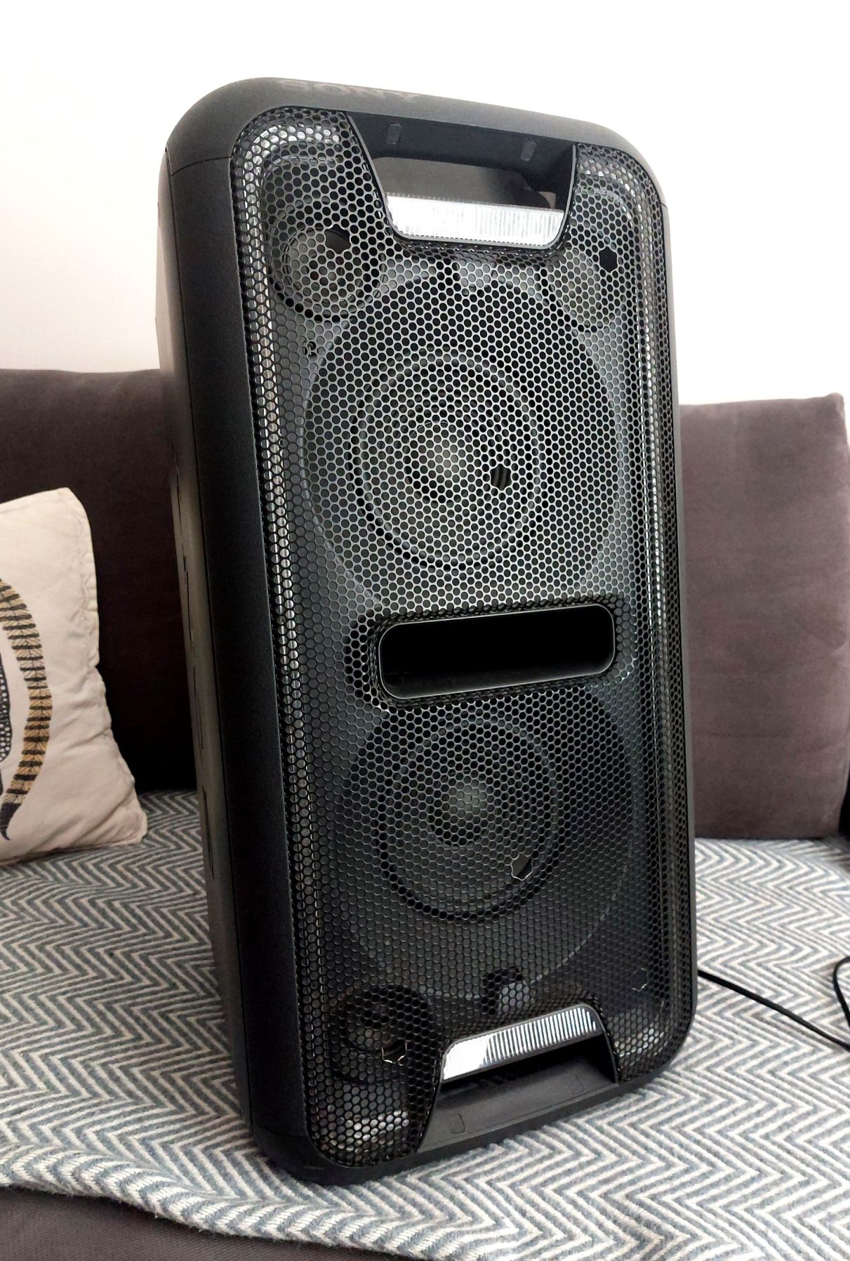 Sony GTK-XB7 портативна безпровідна колонка.