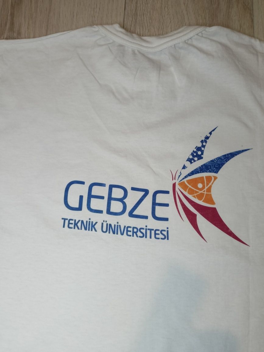 Biały sportowy T-shirt z nadrukami / Nüans / M