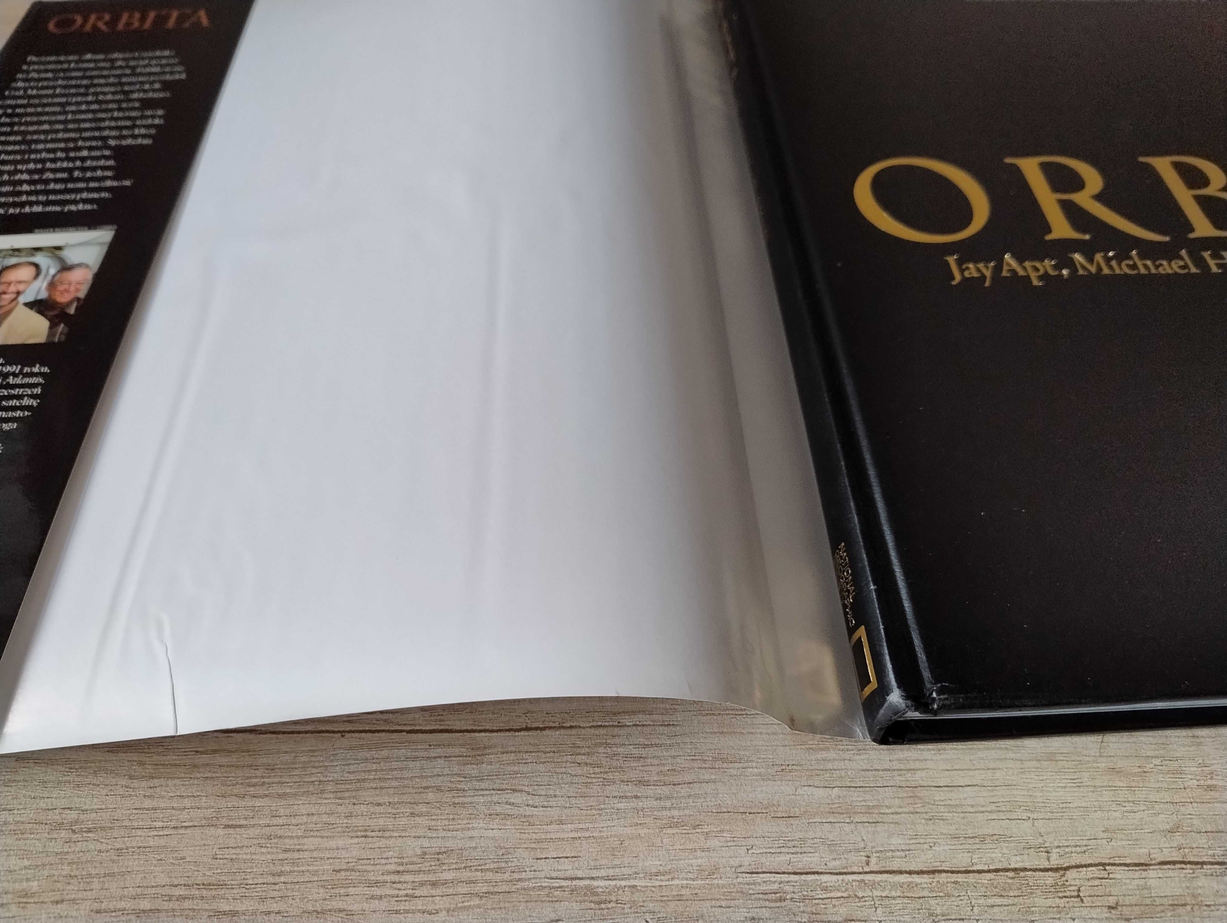Orbita – Jay Apt, Michael Helfert, Justin Wilkinson